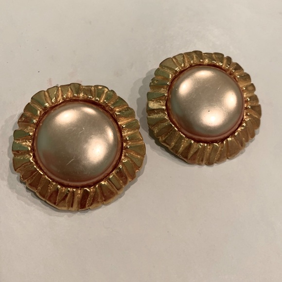 Vintage Poggi Paris Clip On Earrings - Picture 1 of 4